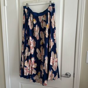 Floral pleated skirt